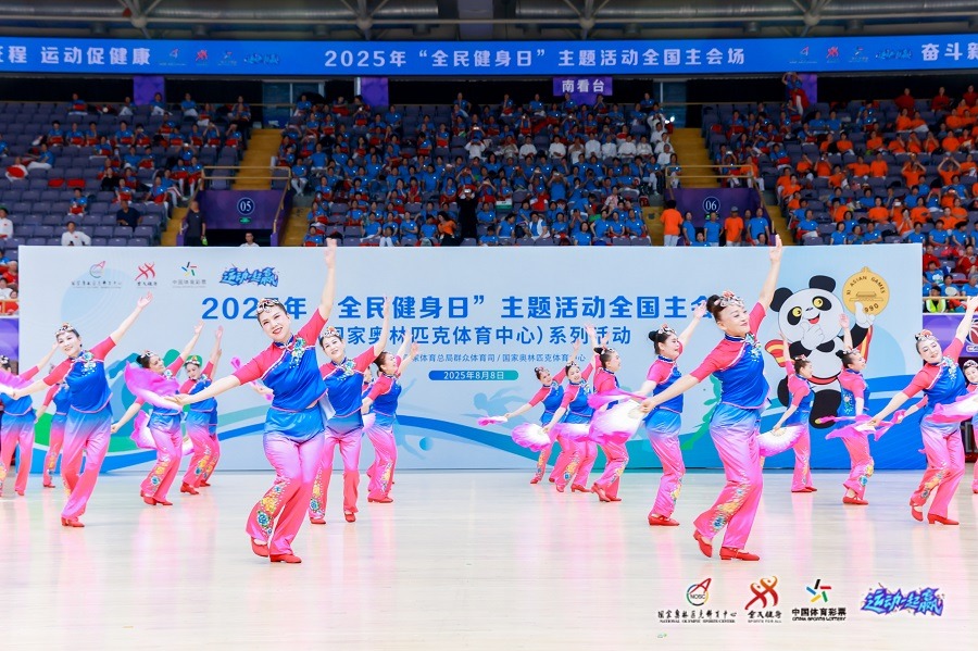 扎金花实战：为什么在酒桌局中，你的社交地位会影响你的博弈策略？（酒桌扎金花：社交地位如何左右你的博弈策略？）